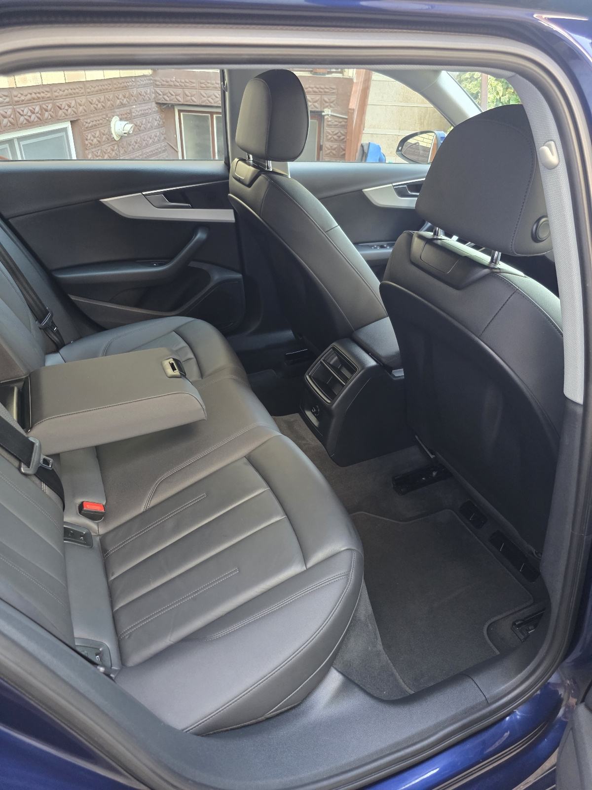 Audi A4 Avant 30 TDI S-Line Ext. S-tronic / Matrix / Head-up / Virtual, fotografija 15