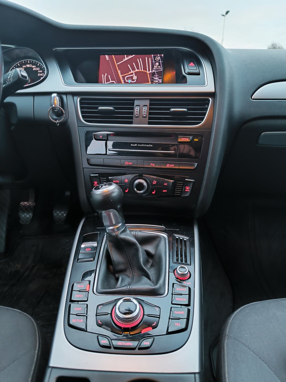 Audi A4 Avant 2,0 TDI, fotografija 7