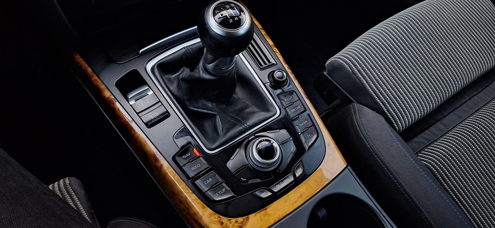 Audi A4 Avant 2,0 TDI, 6 BRZINA, BI-XENON, AUT. KLIMA, NAVI, TEMP..., fotografija 19
