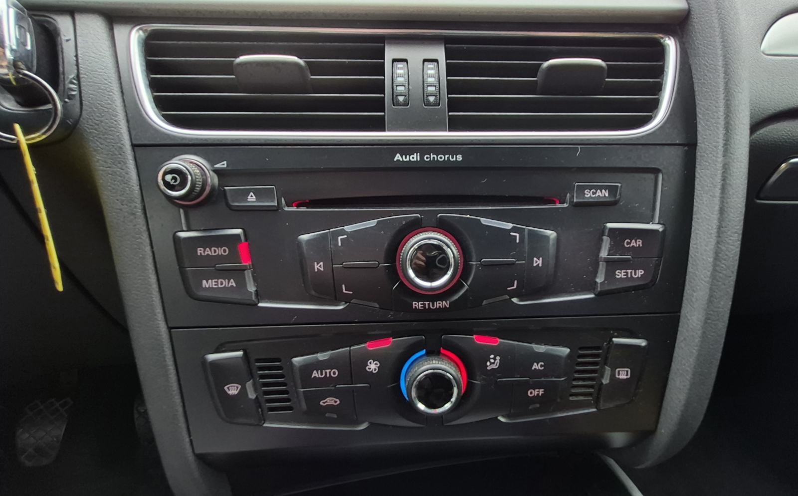 Audi A4 Avant 2,0 TDI, 6 BRZINA, BI-XENON, AUT. KLIMA, TEMP..., fotografija 18