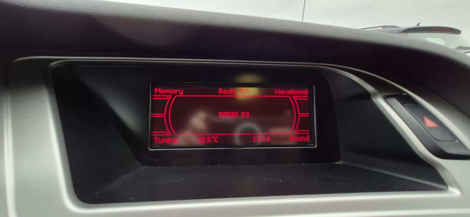 Audi A4 Avant 2,0 TDI, 6 BRZINA, BI-XENON, AUT. KLIMA, TEMP..., fotografija 17