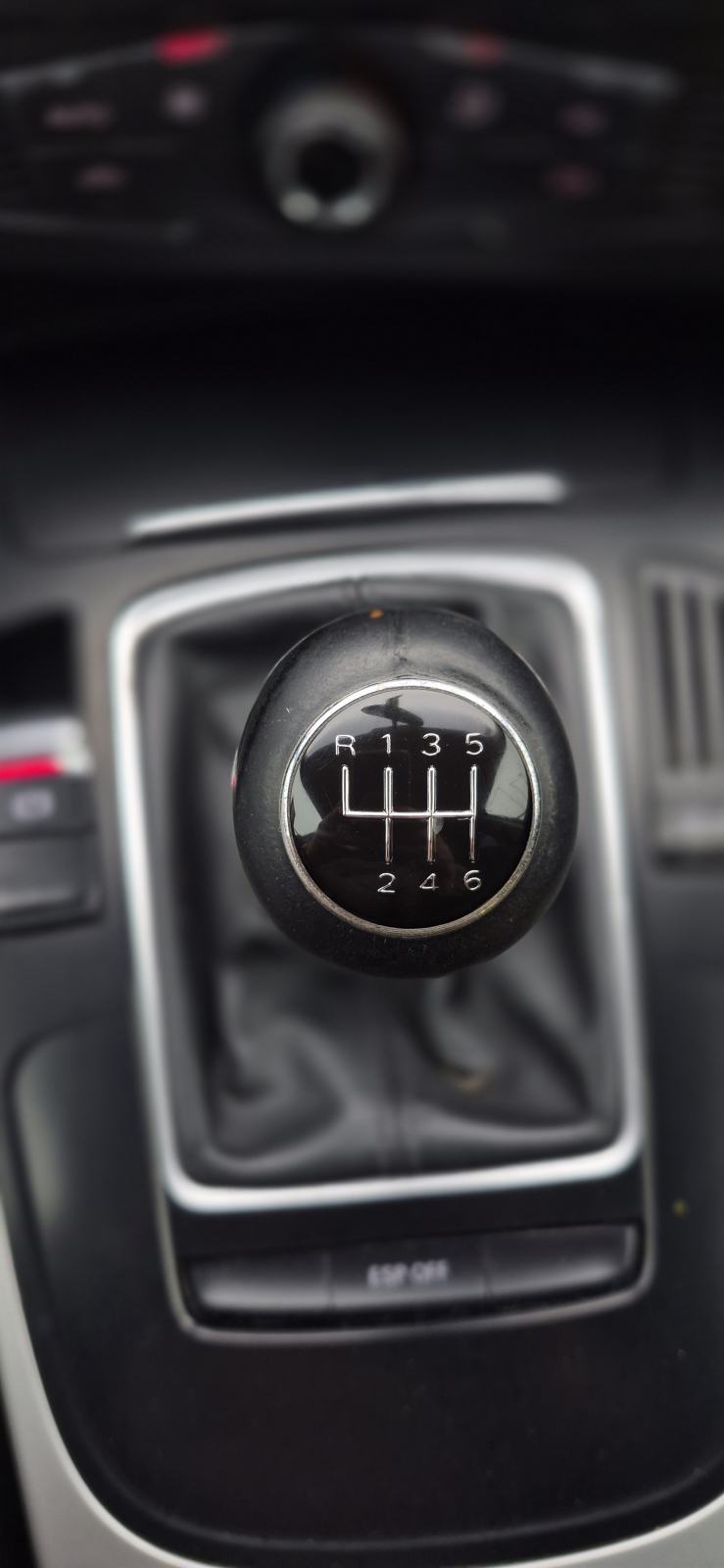 Audi A4 Avant 2,0 TDI, 6 BRZINA, BI-XENON, AUT. KLIMA, TEMP..., fotografija 16