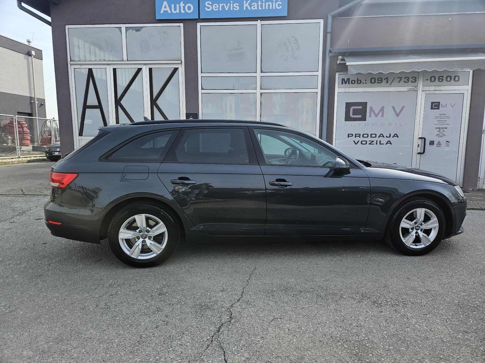 Audi A4 Avant 2,0 TDI, fotografija 12