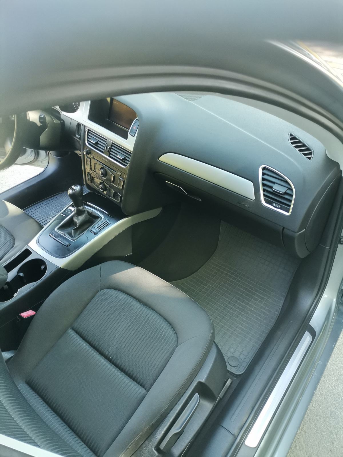 Audi A4 Avant 2,0 TDI, fotografija 18