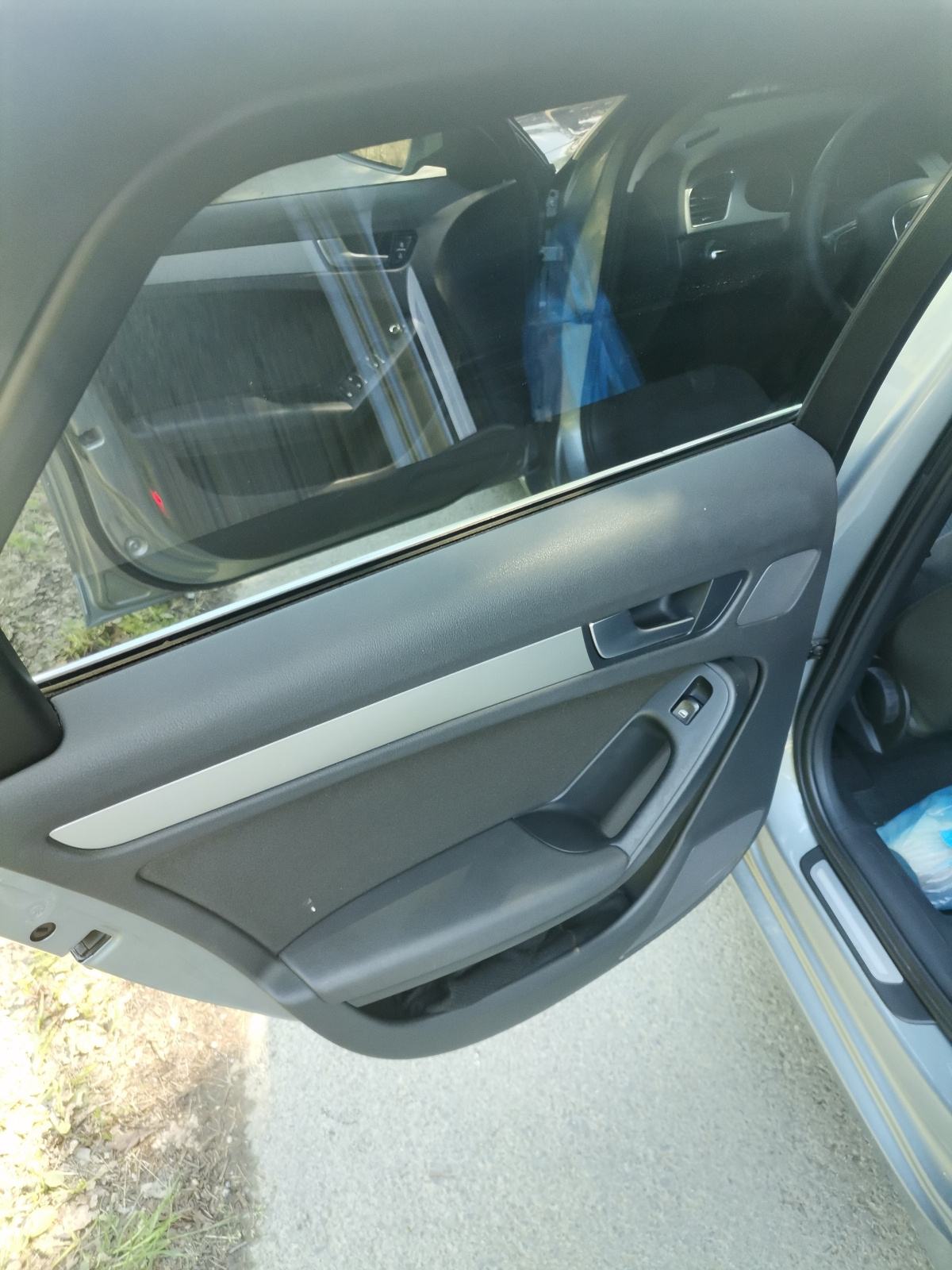 Audi A4 Avant 2,0 TDI, fotografija 11