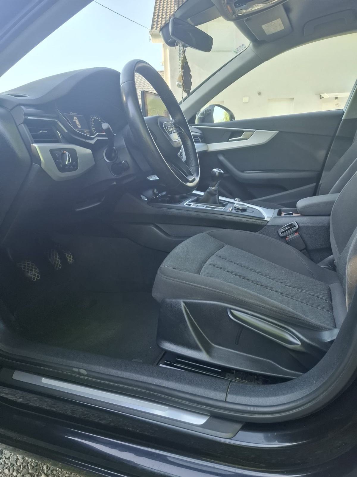 Audi A4 Avant 2,0 TDI, fotografija 10
