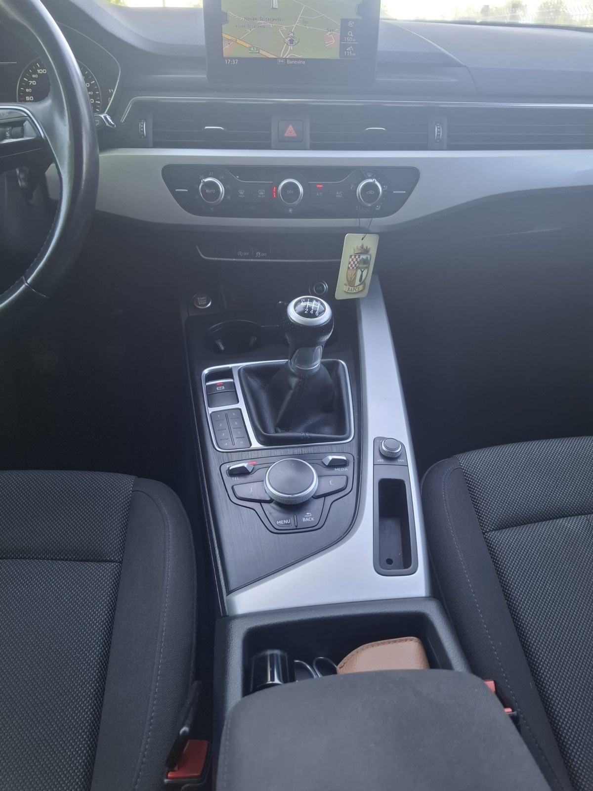 Audi A4 Avant 2,0 TDI, fotografija 14