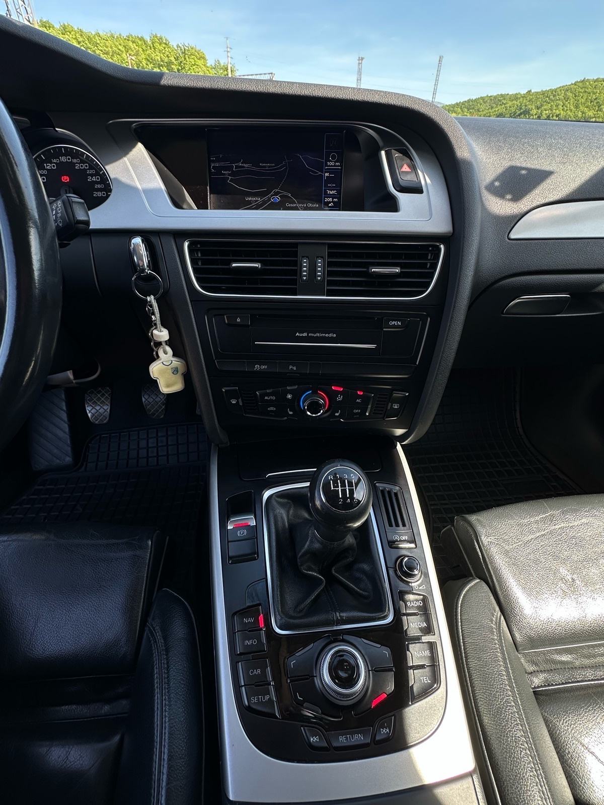 Audi A4 Avant 2,0 TDI, fotografija 6