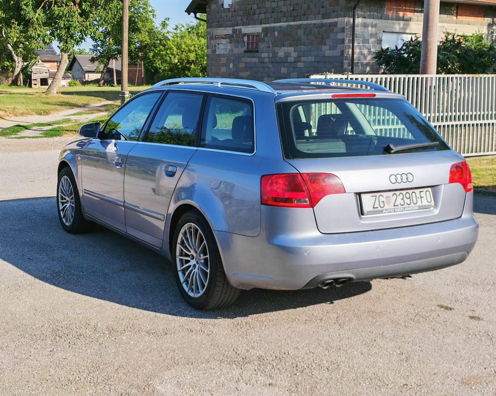 Audi A4 Avant 2,0 TDI, fotografija 3