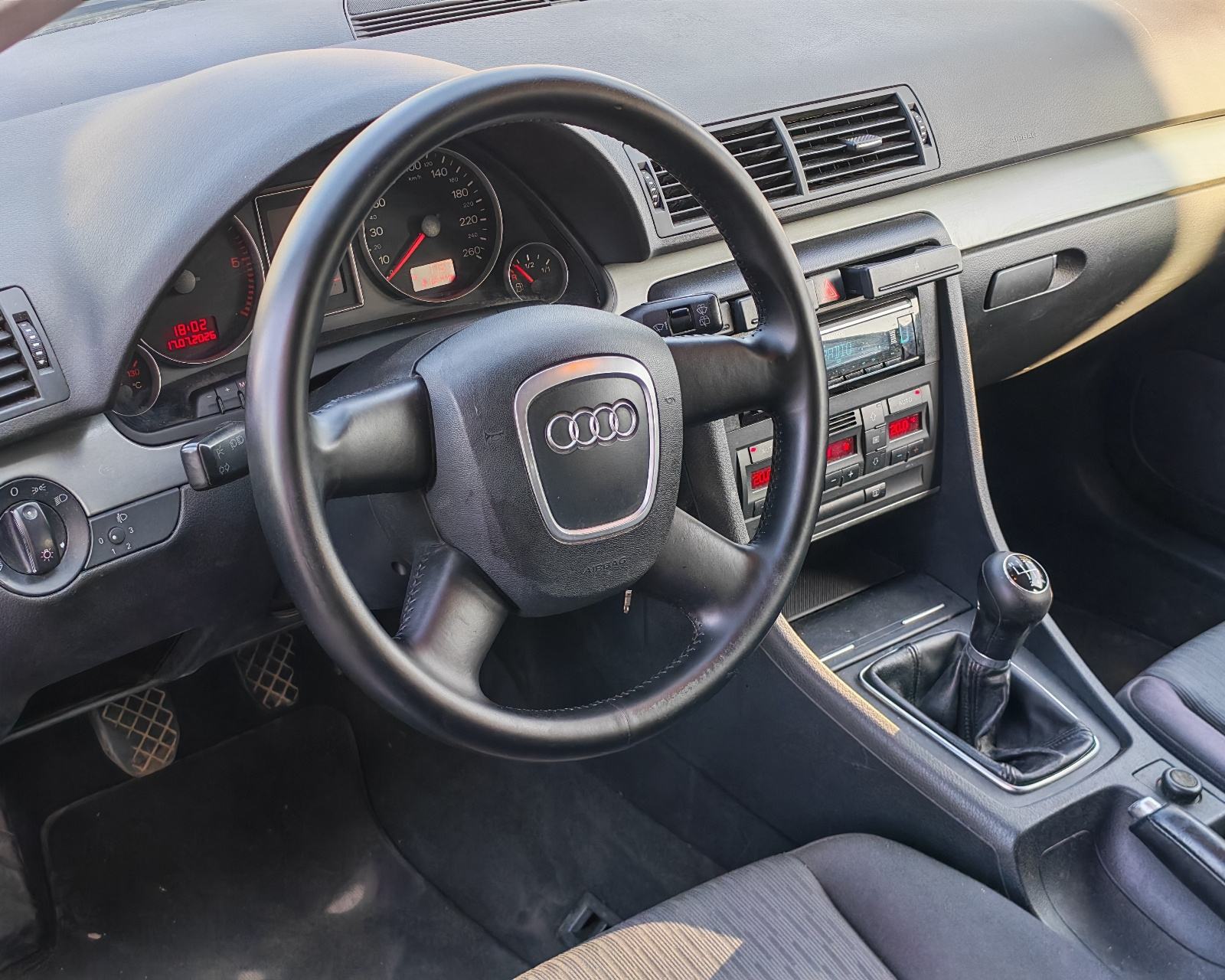 Audi A4 Avant 2,0 TDI, fotografija 9