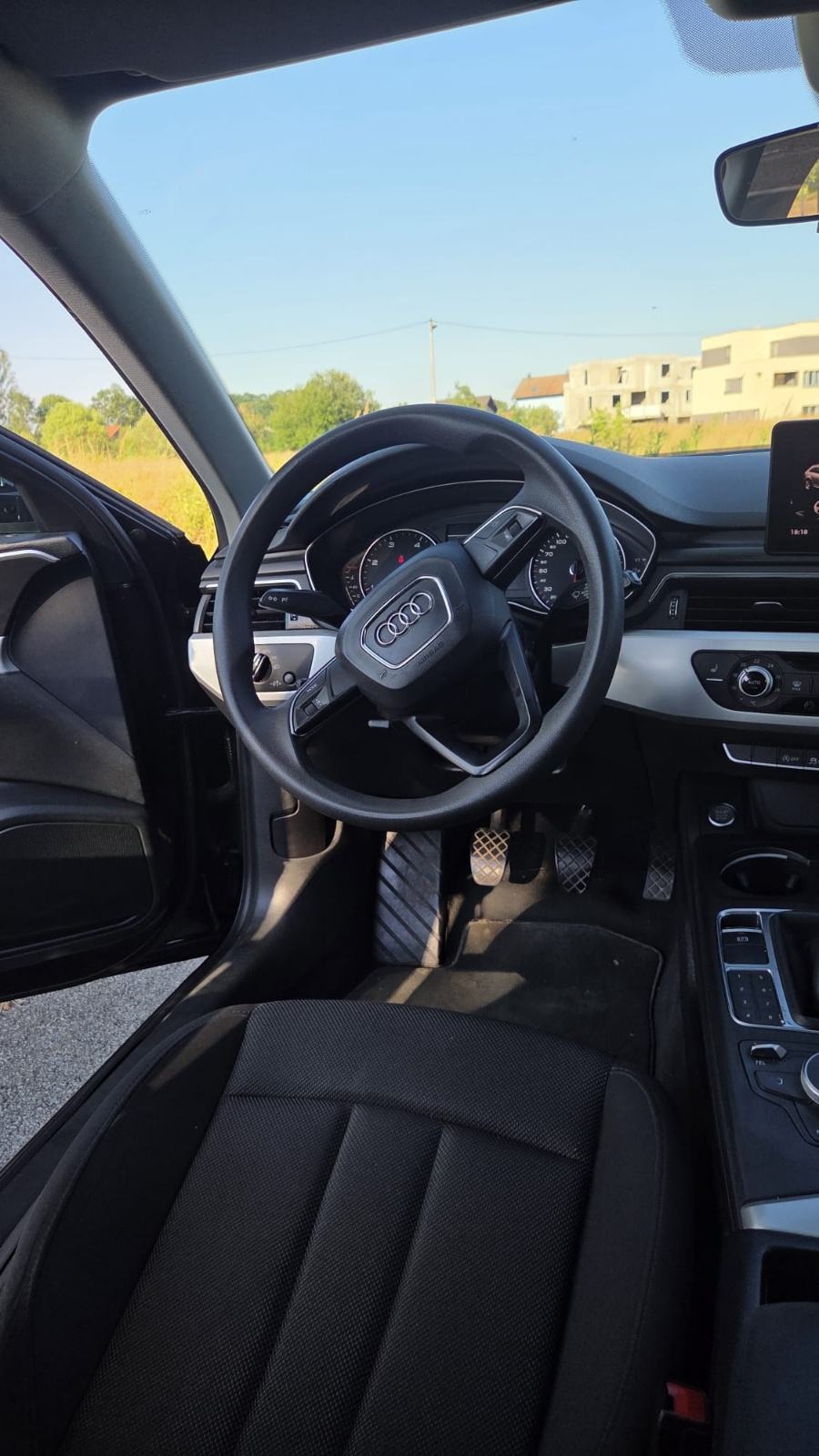 Audi A4 Avant 2,0 TDI, fotografija 7