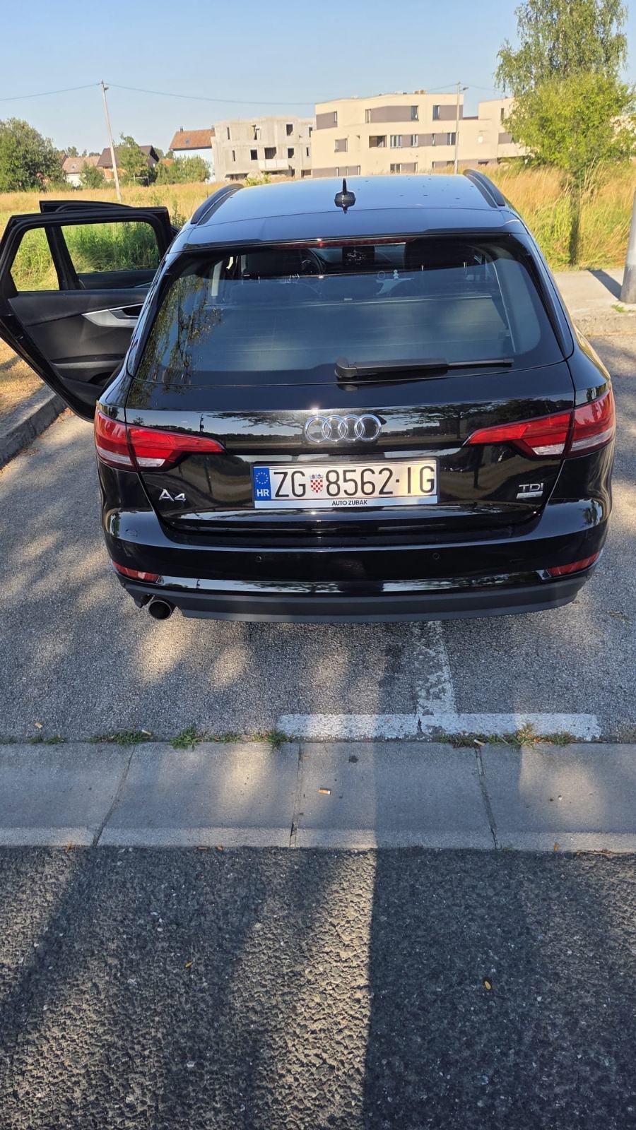 Audi A4 Avant 2,0 TDI, fotografija 2