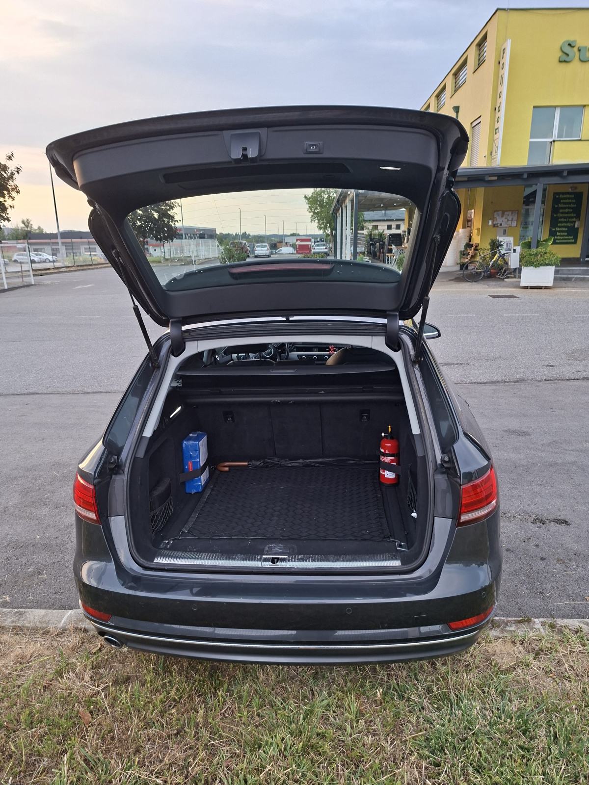 Audi A4 Avant 2,0 TDI, fotografija 2