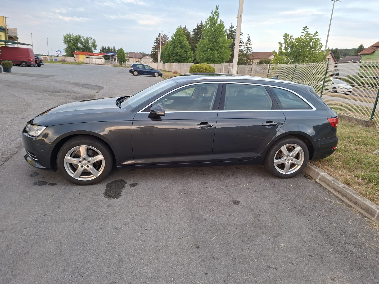 Audi A4 Avant 2,0 TDI, fotografija 3
