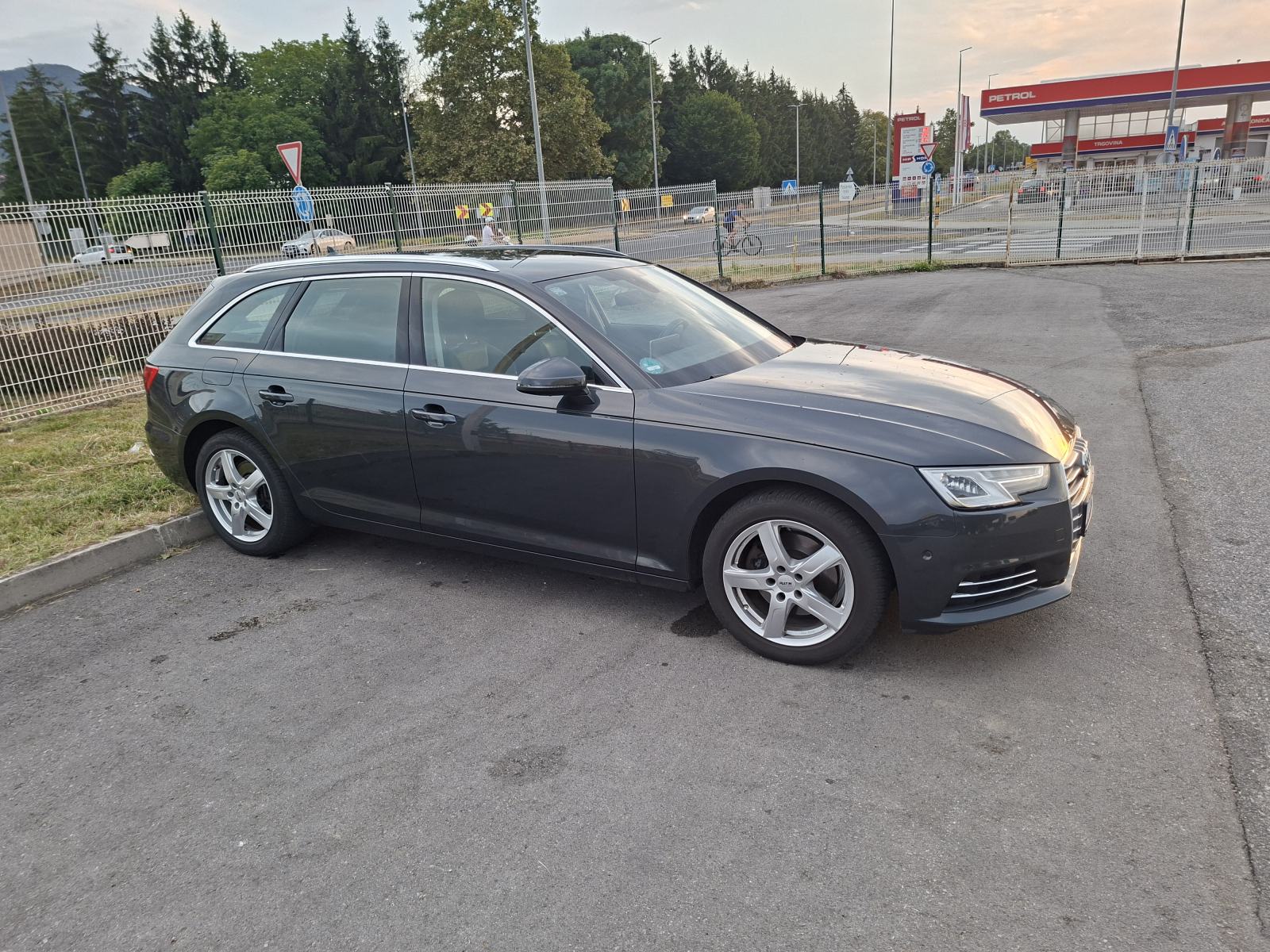 Audi A4 Avant 2,0 TDI, fotografija 8