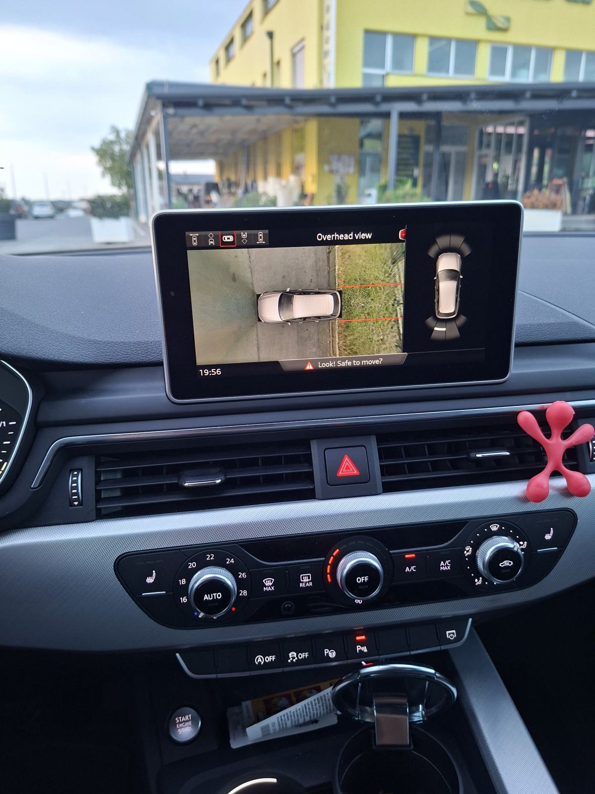Audi A4 Avant 2,0 TDI, fotografija 9