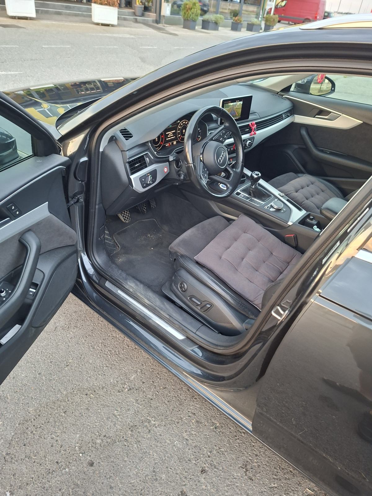 Audi A4 Avant 2,0 TDI, fotografija 14