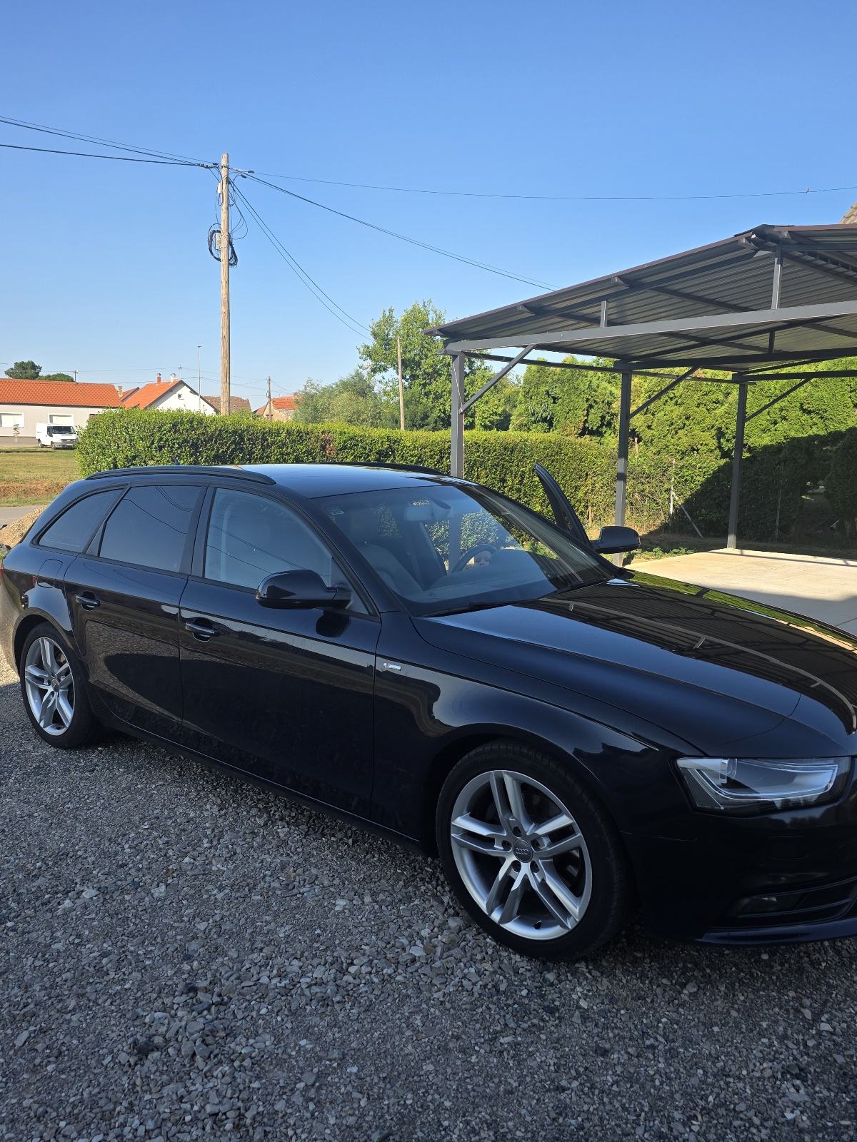 Audi A4 Avant 2,0 TDI, fotografija 3