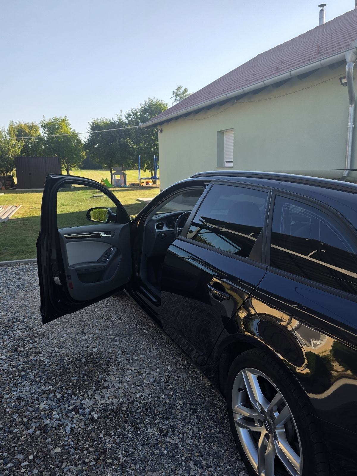 Audi A4 Avant 2,0 TDI, fotografija 4