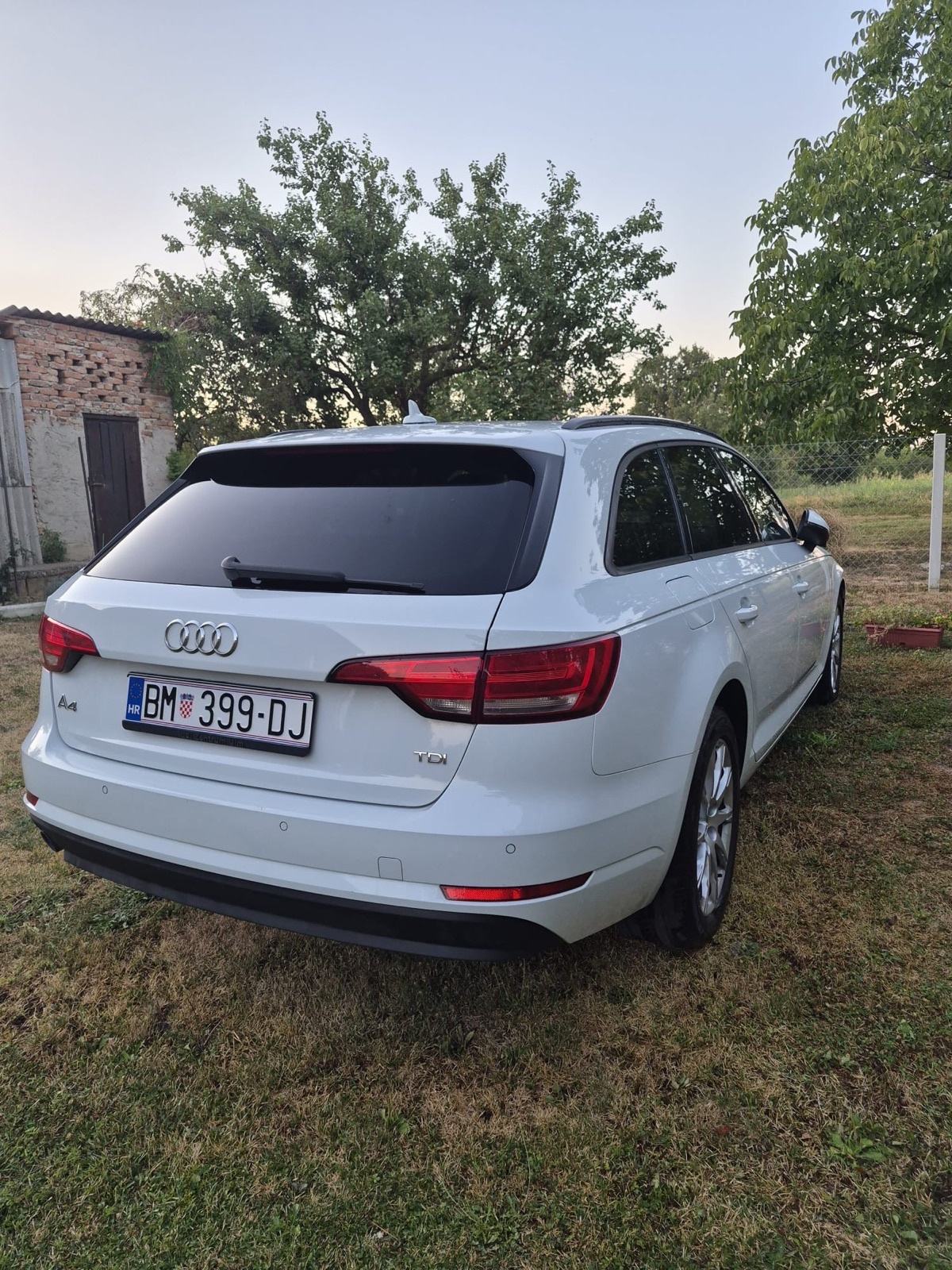 Audi A4 Avant 2,0 TDI, fotografija 3