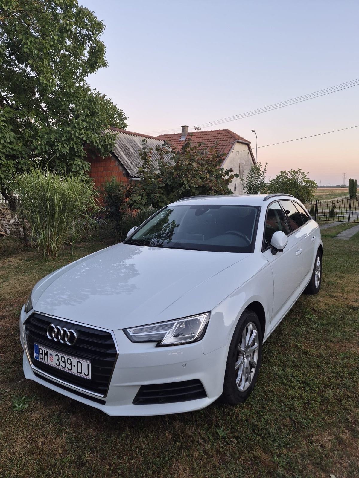 Audi A4 Avant 2,0 TDI, fotografija 1