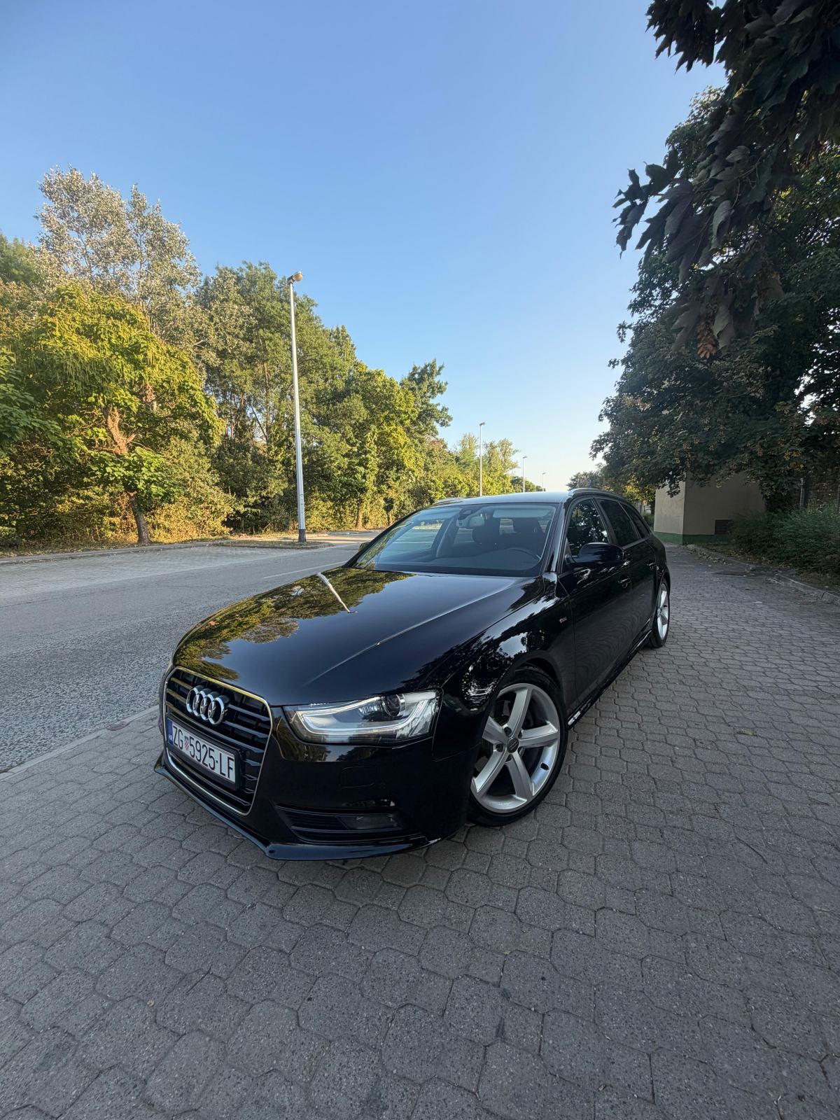 Audi A4 Avant 2,0 TDI, fotografija 1
