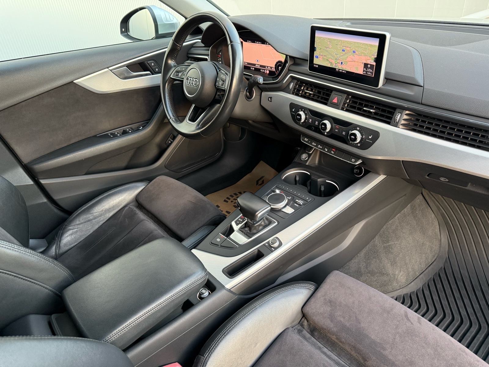 Audi A4 Avant 2,0 TDI Sport *S-Tronic*KAMERE 360*VIRTUAL*VELIKI SERVIS, fotografija 19