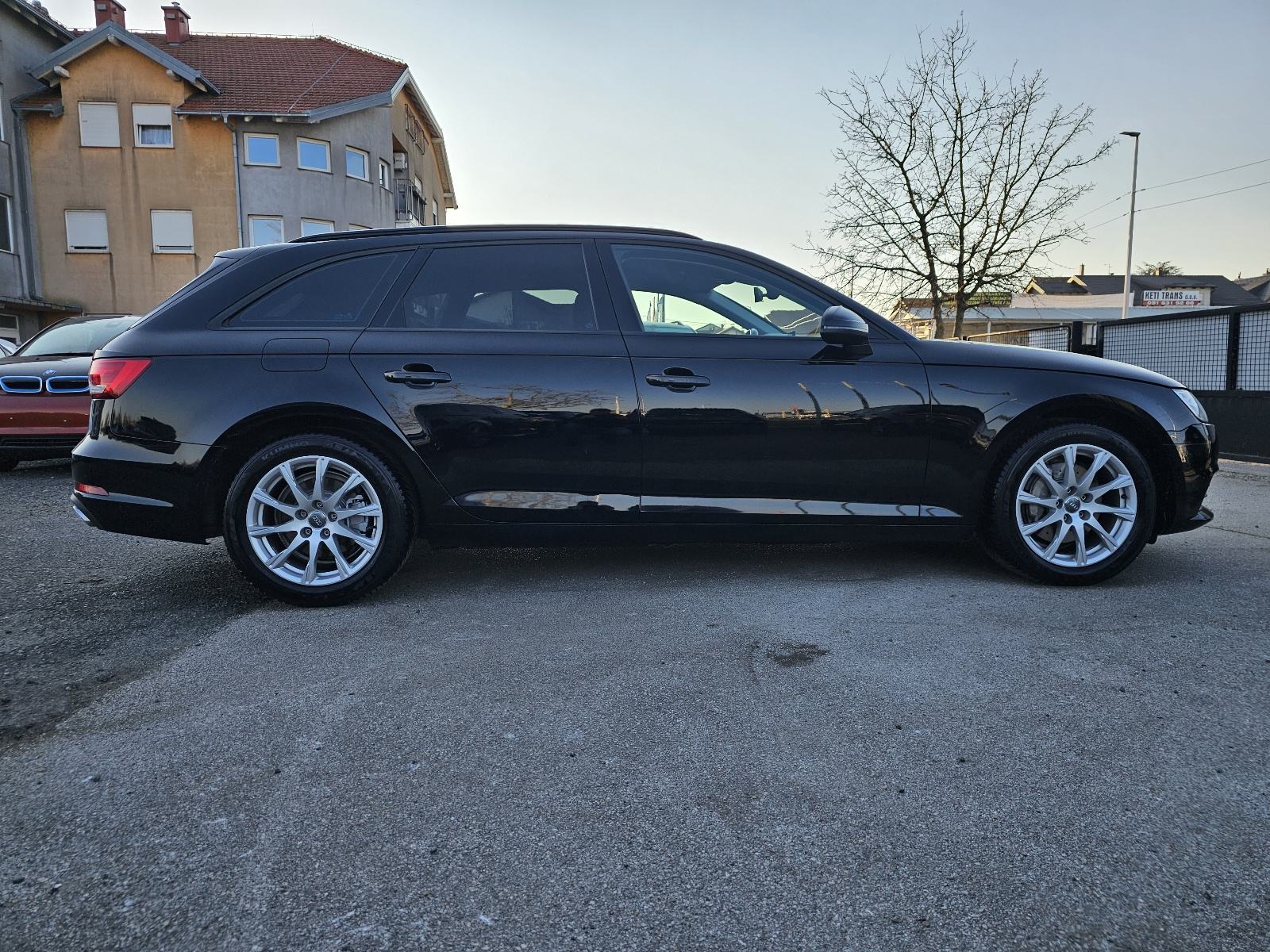 Audi A4 Avant 2,0 TDI ***TOP-STANJE***VELIKI-SERVIS**FACELIFT-MODEL**, fotografija 4