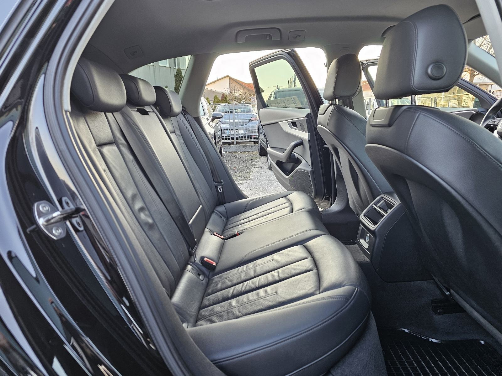 Audi A4 Avant 2,0 TDI ***TOP-STANJE***VELIKI-SERVIS**FACELIFT-MODEL**, fotografija 13