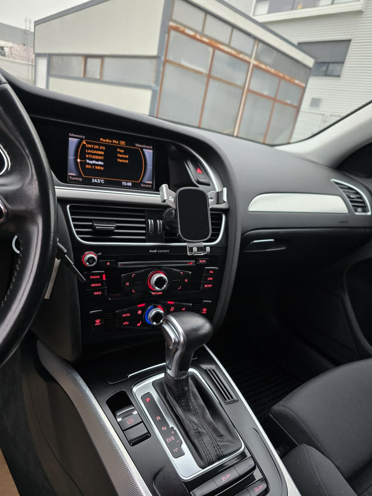Audi A4 Avant 2,0 TDI SPORT-AUTOMATIK -SUPER STANJE., fotografija 11