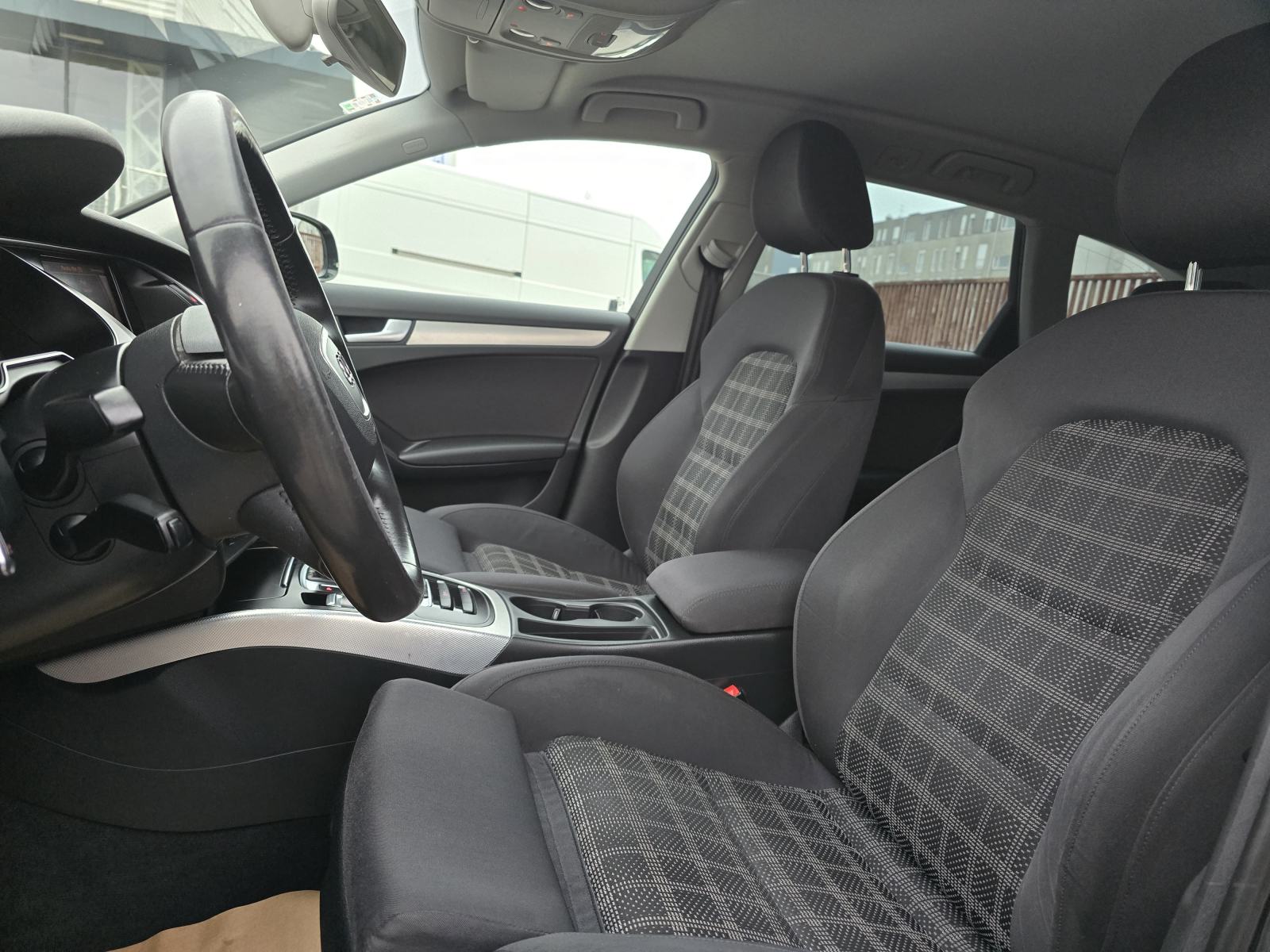 Audi A4 Avant 2,0 TDI SPORT-AUTOMATIK -SUPER STANJE., fotografija 19