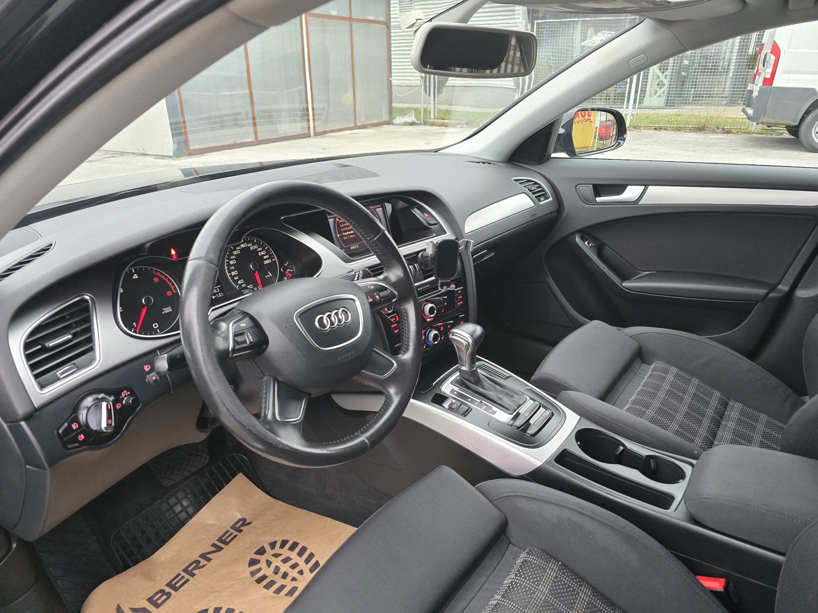 Audi A4 Avant 2,0 TDI SPORT-AUTOMATIK -SUPER STANJE., fotografija 20