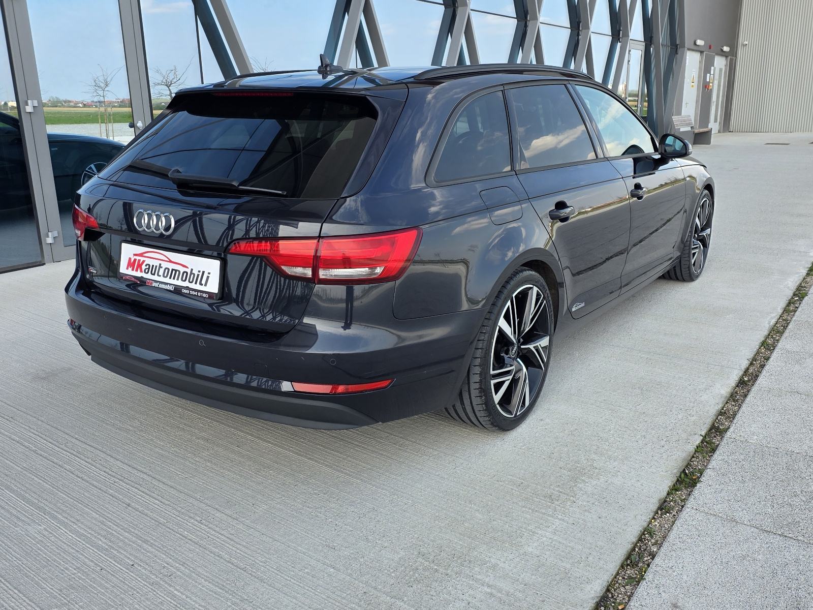 Audi A4 Avant 2,0 TDI S TRONIK,ALU 19,NOVE GUME, fotografija 6