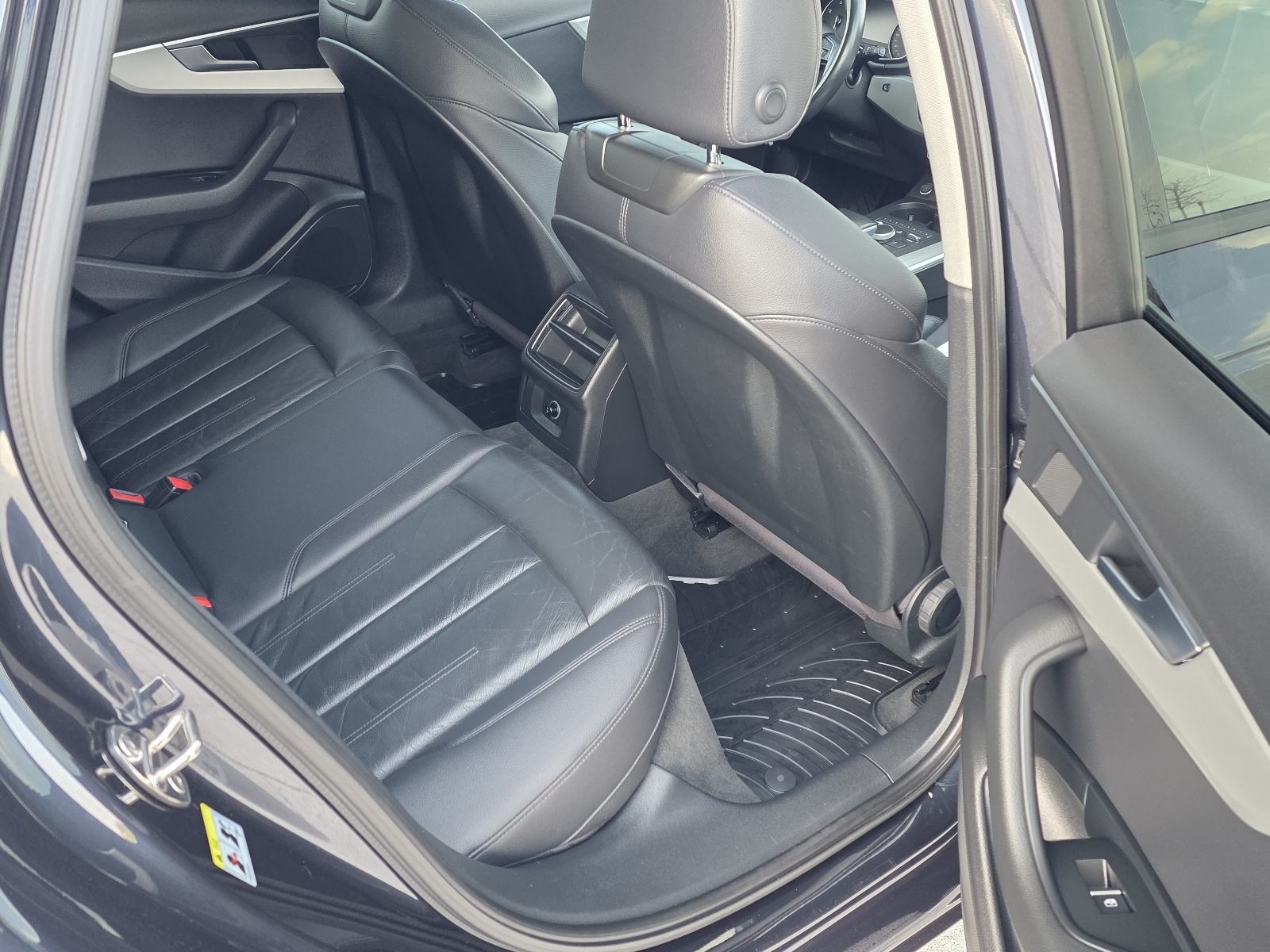 Audi A4 Avant 2,0 TDI S TRONIK,ALU 19,NOVE GUME, fotografija 12