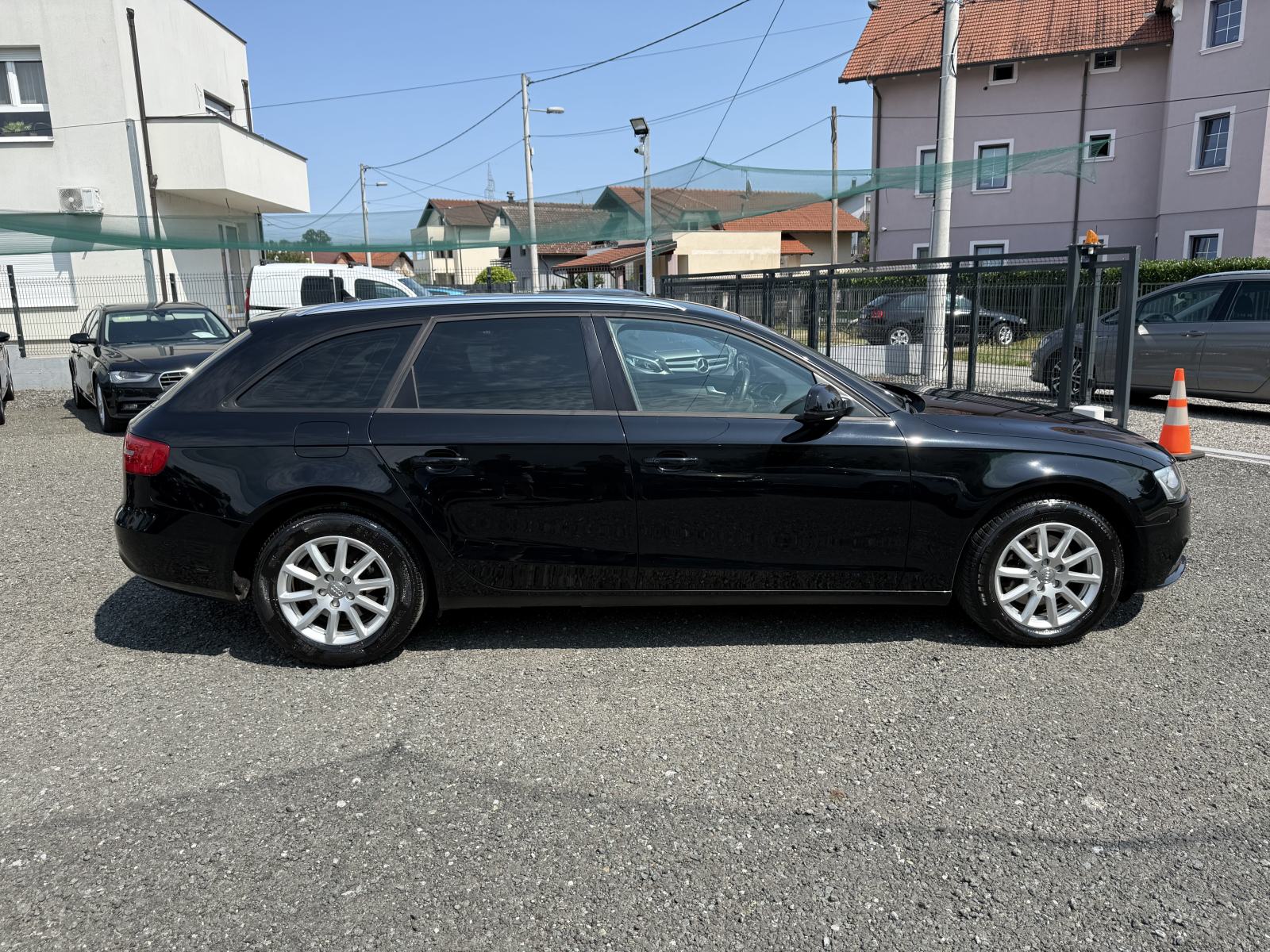 Audi A4 Avant 2,0 TDI XENON,PDC,NAVI,VELIKI SERVIS,TOP STANJE!!!, fotografija 8