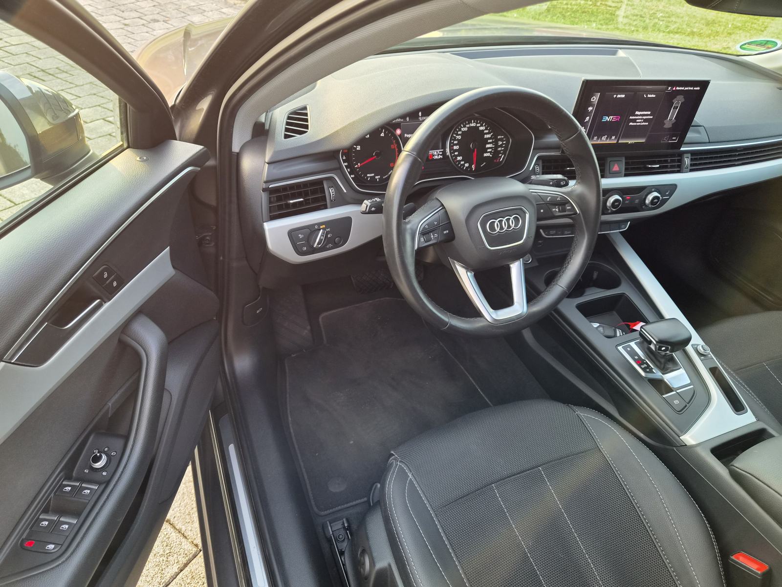 Audi A4 AVANT 30 TDI, 2021., NOVI MODEL, AUTOMATIK, TOP STANJE, fotografija 20