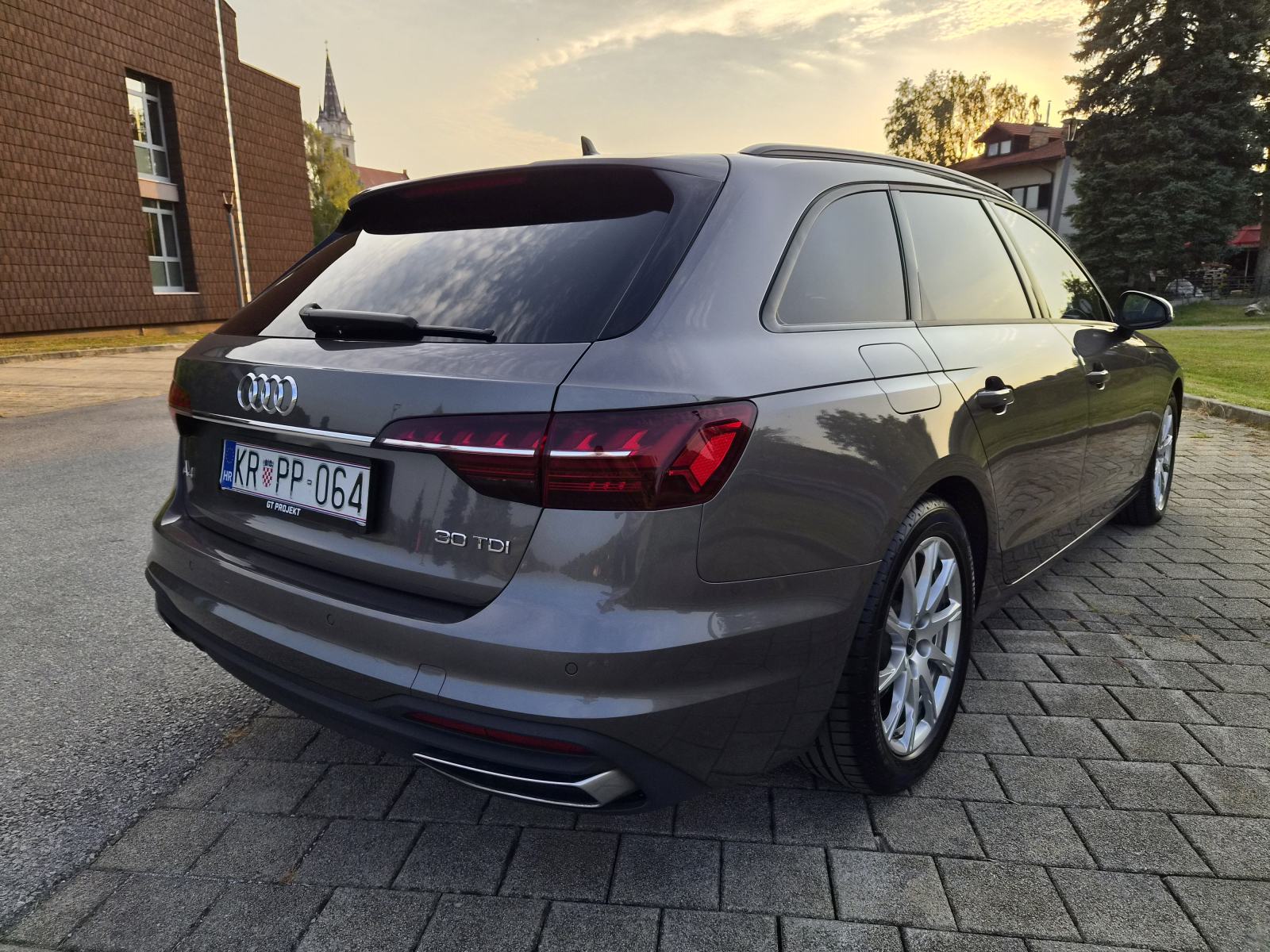 Audi A4 AVANT 30 TDI, 2021., NOVI MODEL, AUTOMATIK, TOP STANJE, fotografija 7