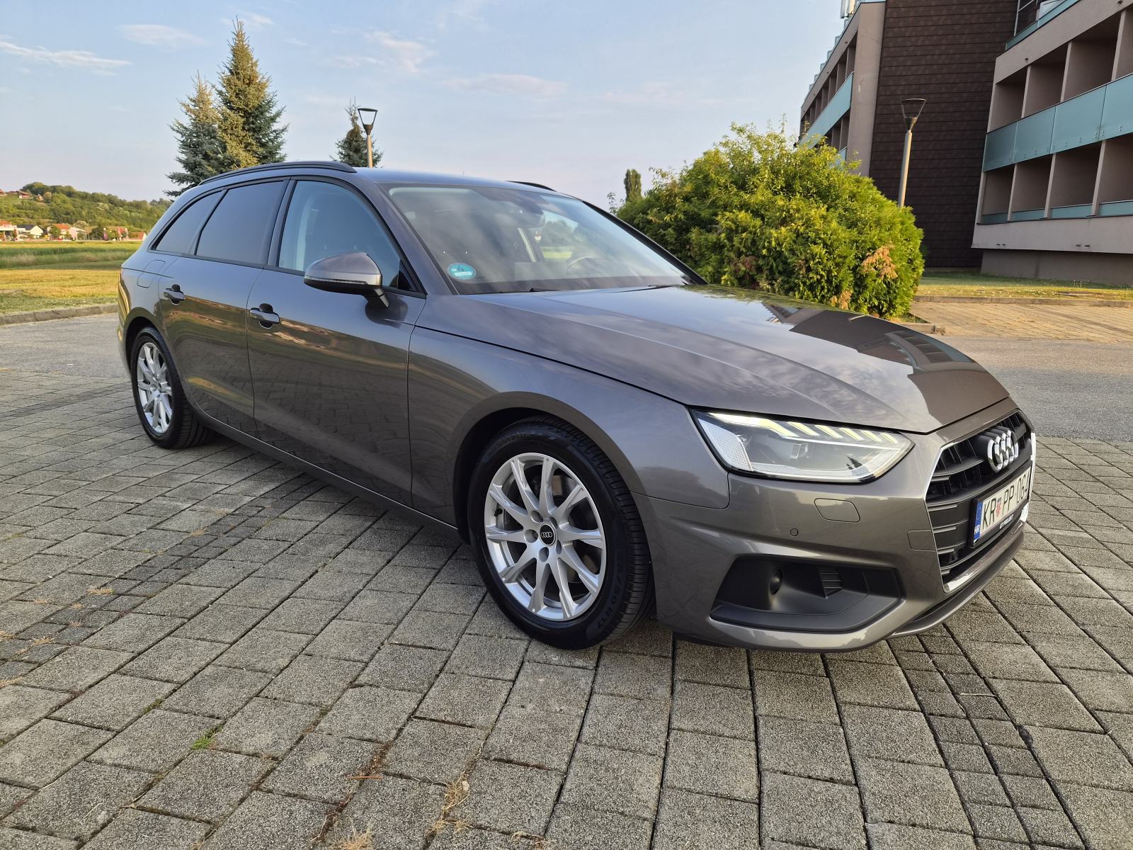 Audi A4 AVANT 30 TDI, 2021., NOVI MODEL, AUTOMATIK, TOP STANJE, fotografija 10
