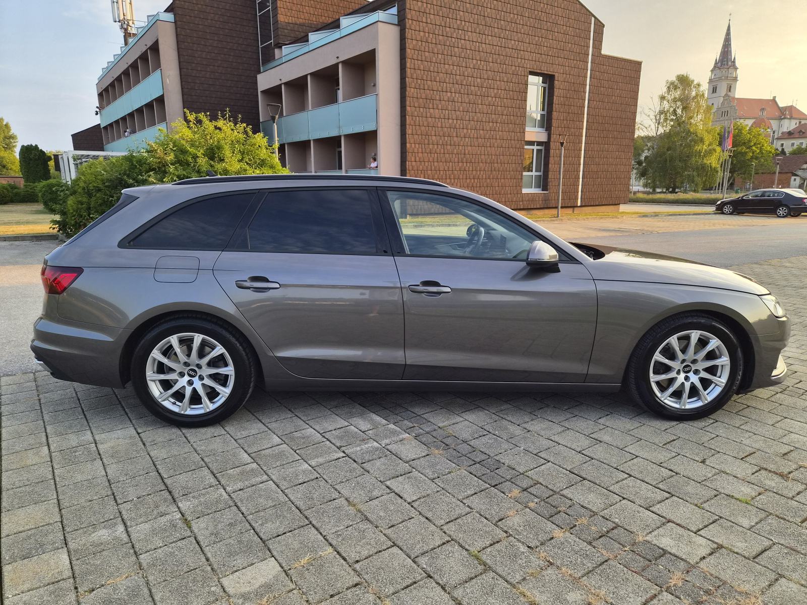 Audi A4 AVANT 30 TDI, 2021., NOVI MODEL, AUTOMATIK, TOP STANJE, fotografija 9