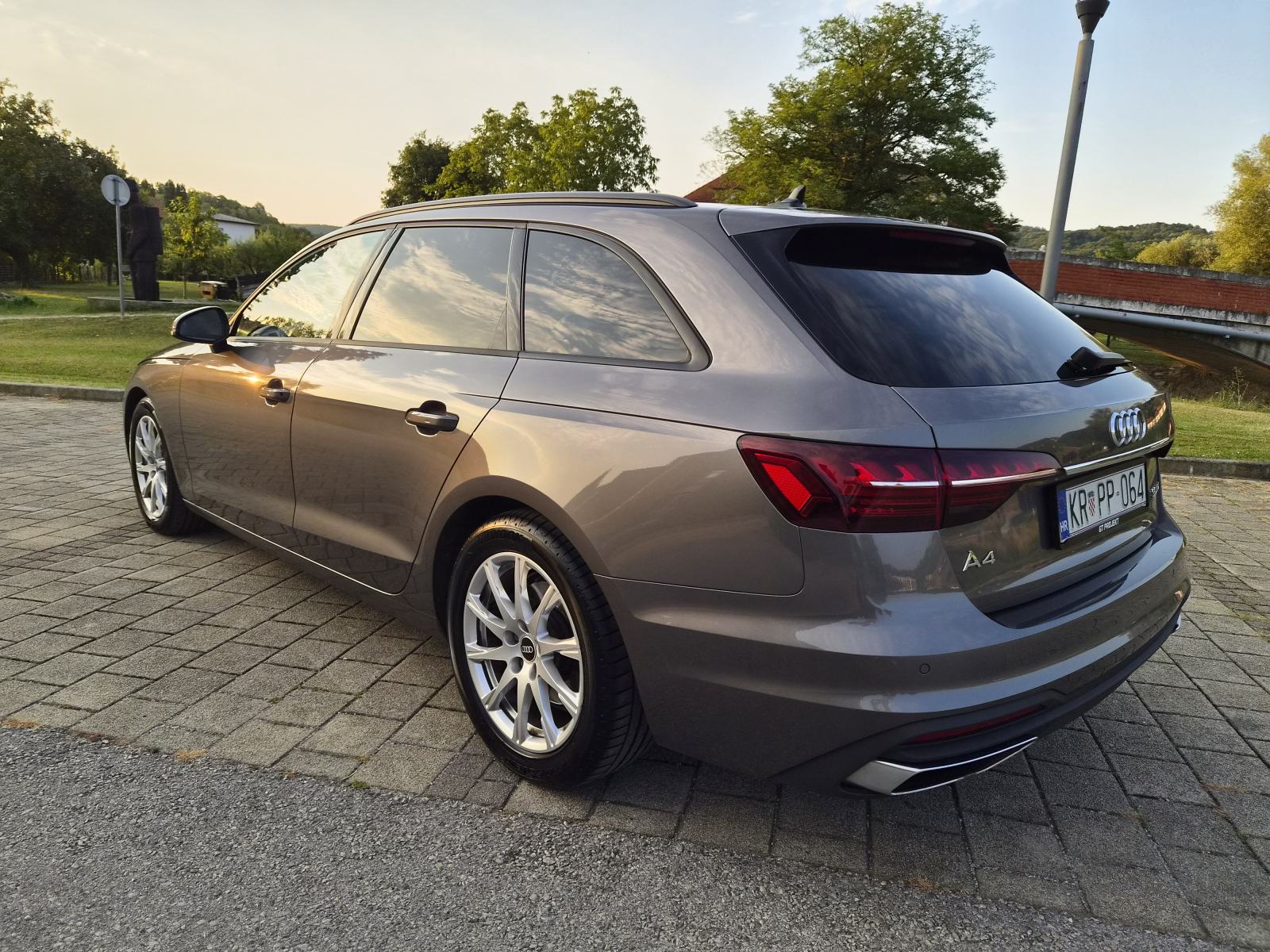 Audi A4 AVANT 30 TDI, 2021., NOVI MODEL, AUTOMATIK, TOP STANJE, fotografija 4