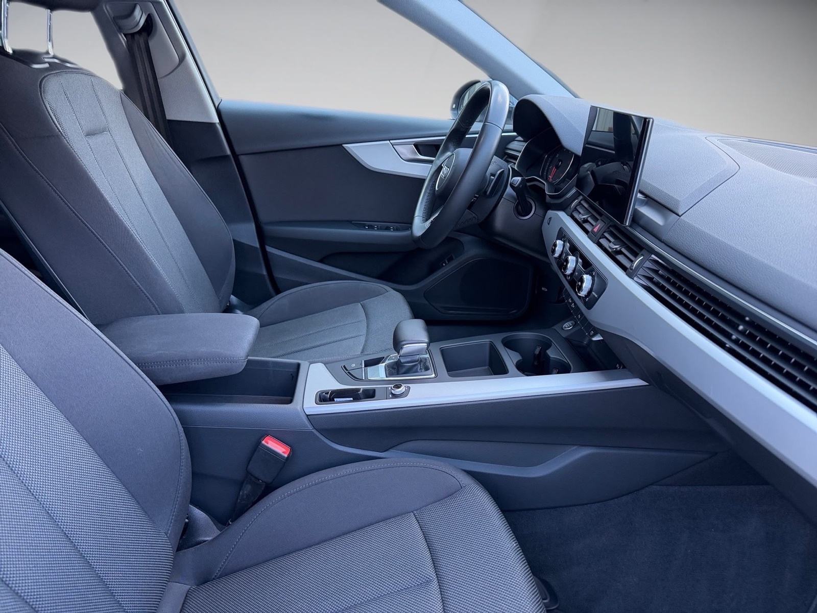 Audi A4 Avant 30 TDI automatik 7g# dosta opreme# top stanje# u PDV-u#, fotografija 19