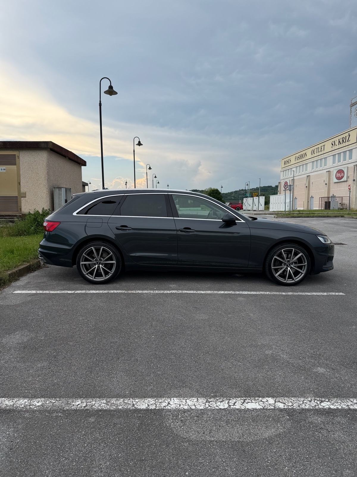 Audi A4 Avant 30 TDI automatik, fotografija 6