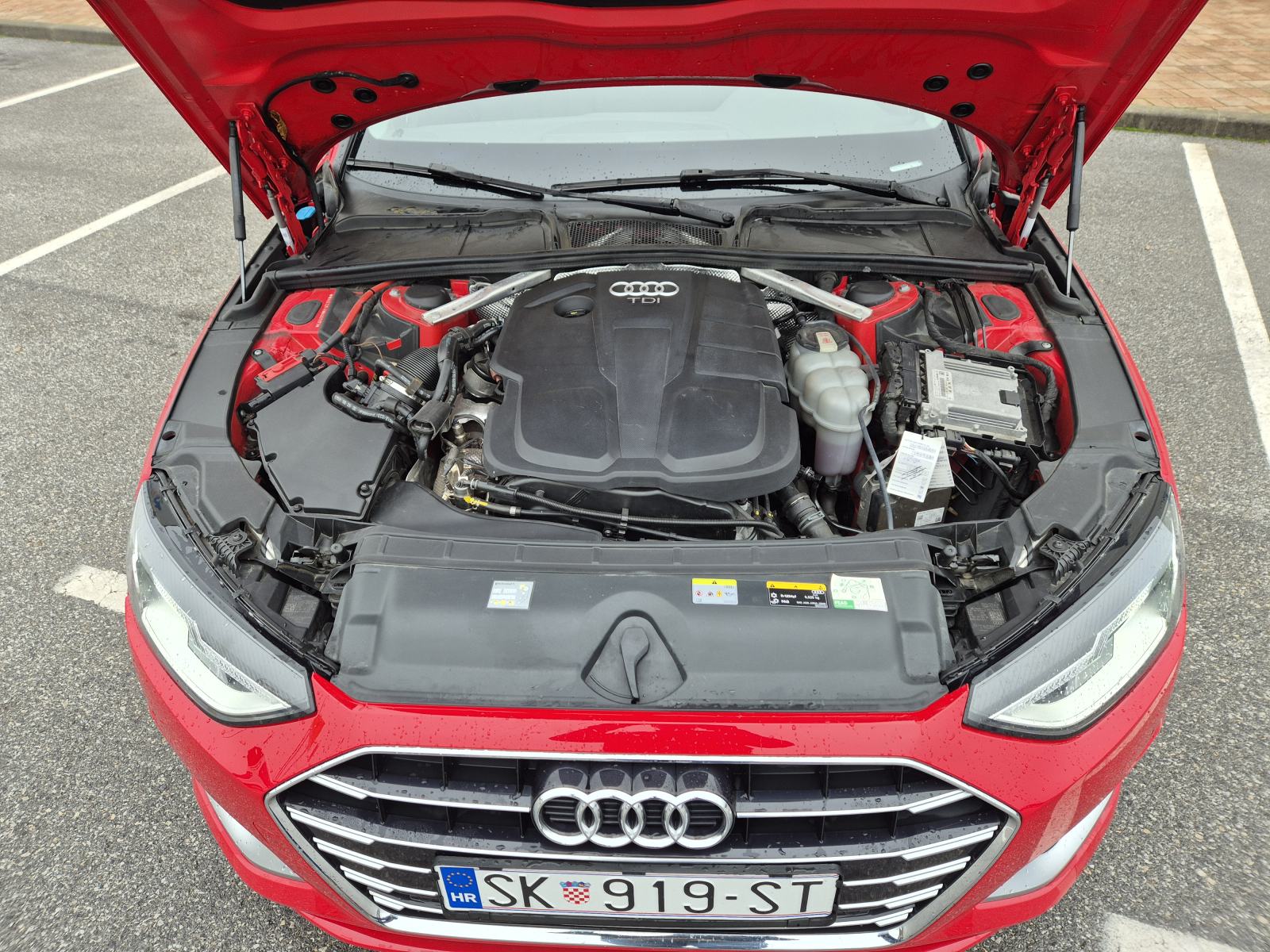 Audi A4 Avant 30 TDI Advanced PANO Matrix, fotografija 17