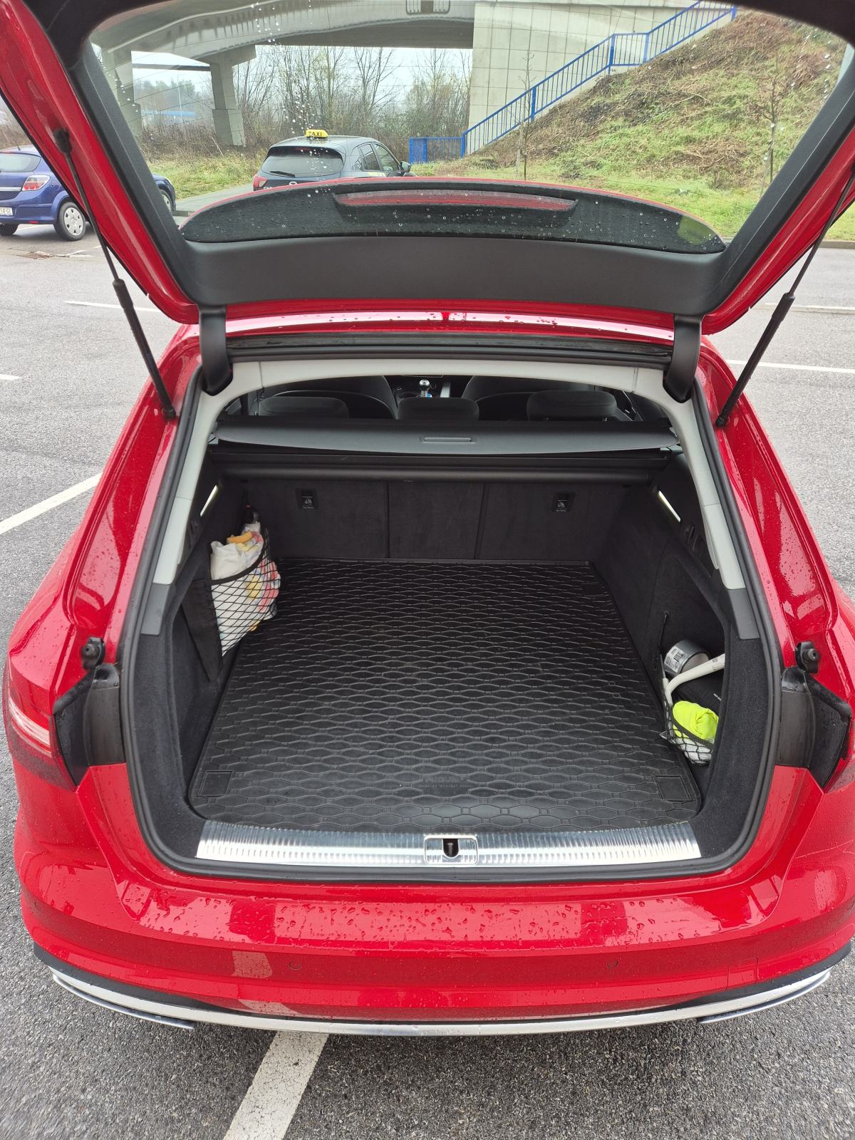 Audi A4 Avant 30 TDI Advanced PANO Matrix, fotografija 18