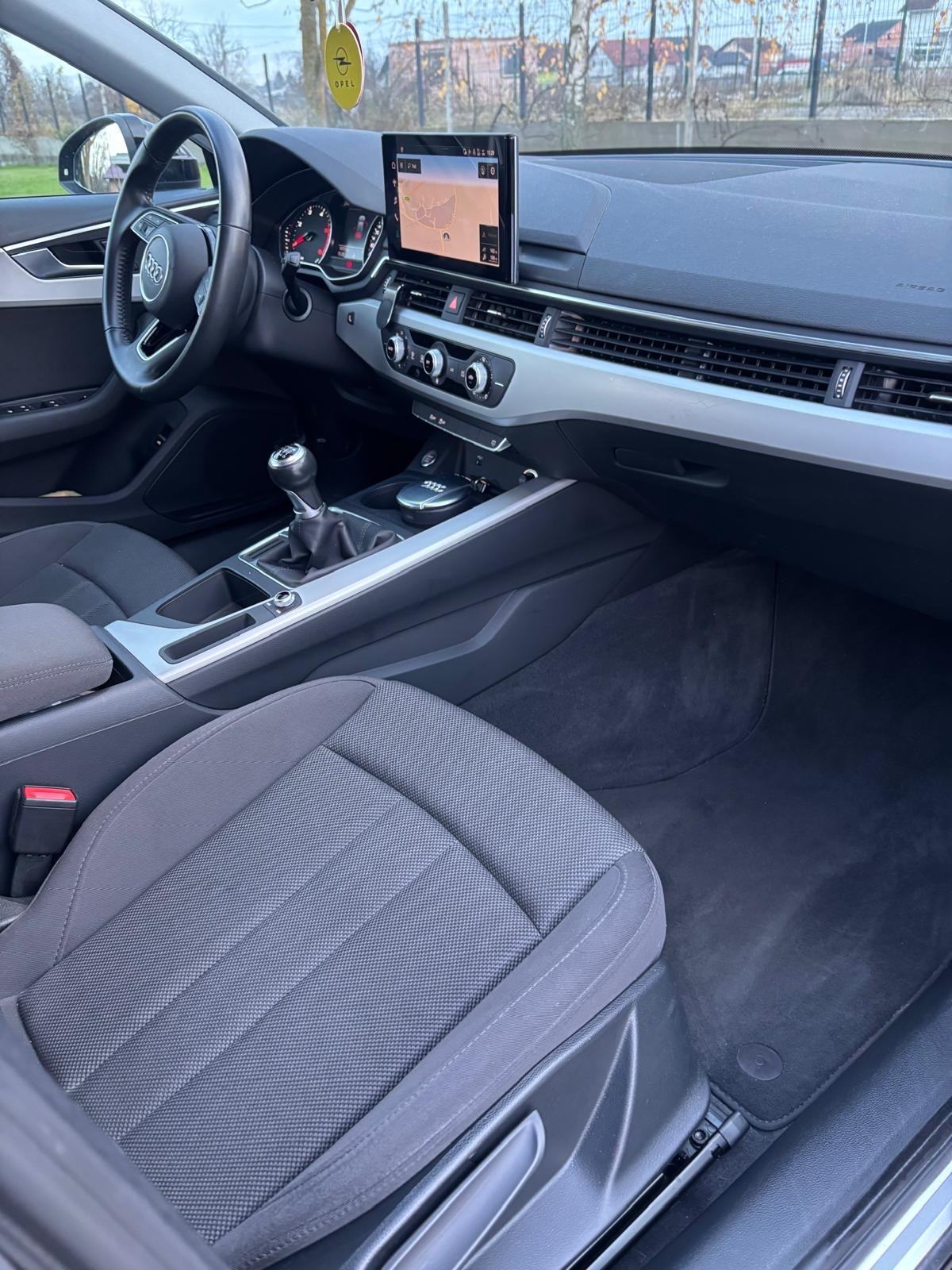 Audi A4 Avant 30 TDI, fotografija 11