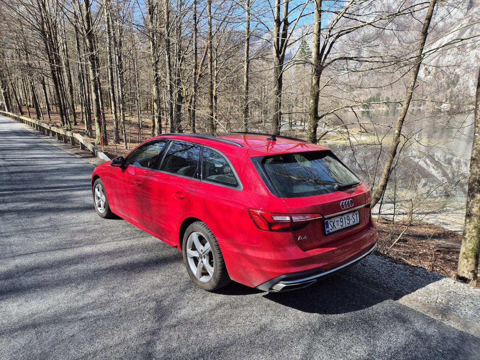 Audi A4 Avant 30 TDI Advanced PANO Matrix, fotografija 11