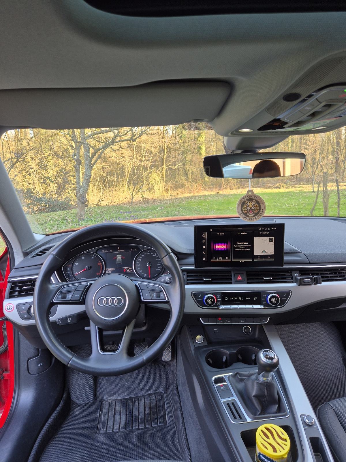 Audi A4 Avant 30 TDI Advanced PANO Matrix, fotografija 16