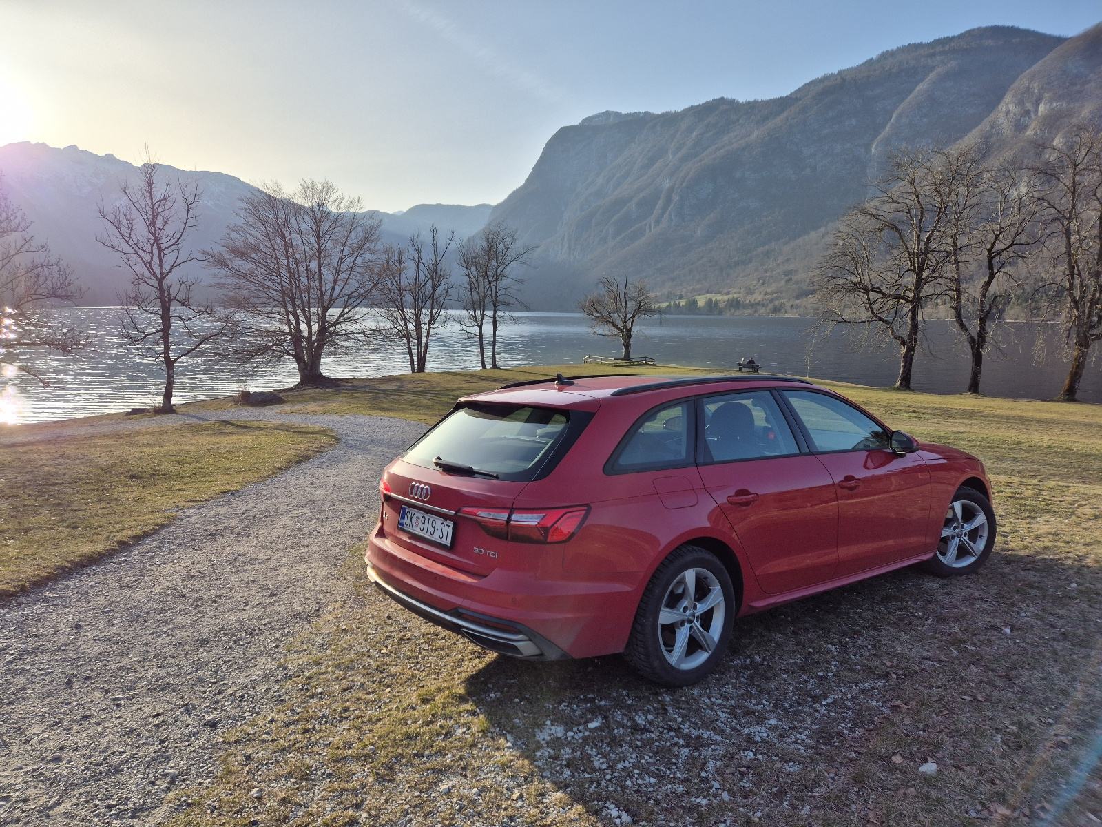 Audi A4 Avant 30 TDI Advanced PANO Matrix, fotografija 13