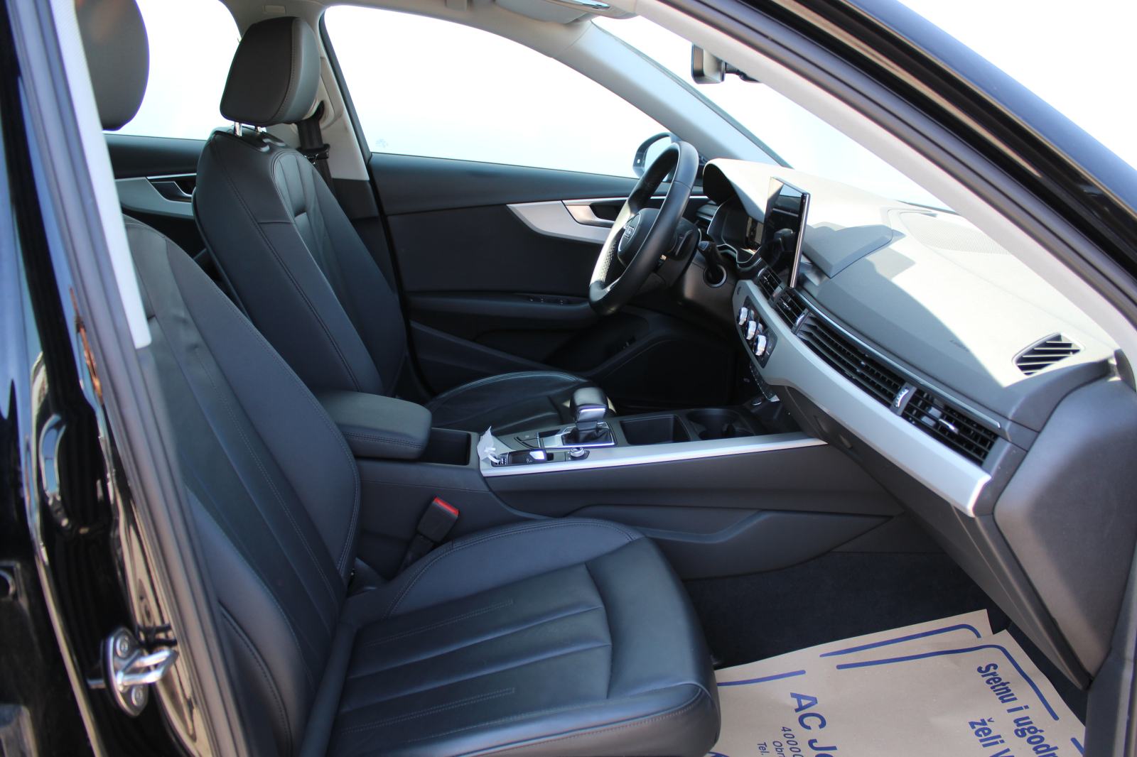 Audi A4 Avant 30 TDI S tr Advanced, fotografija 12