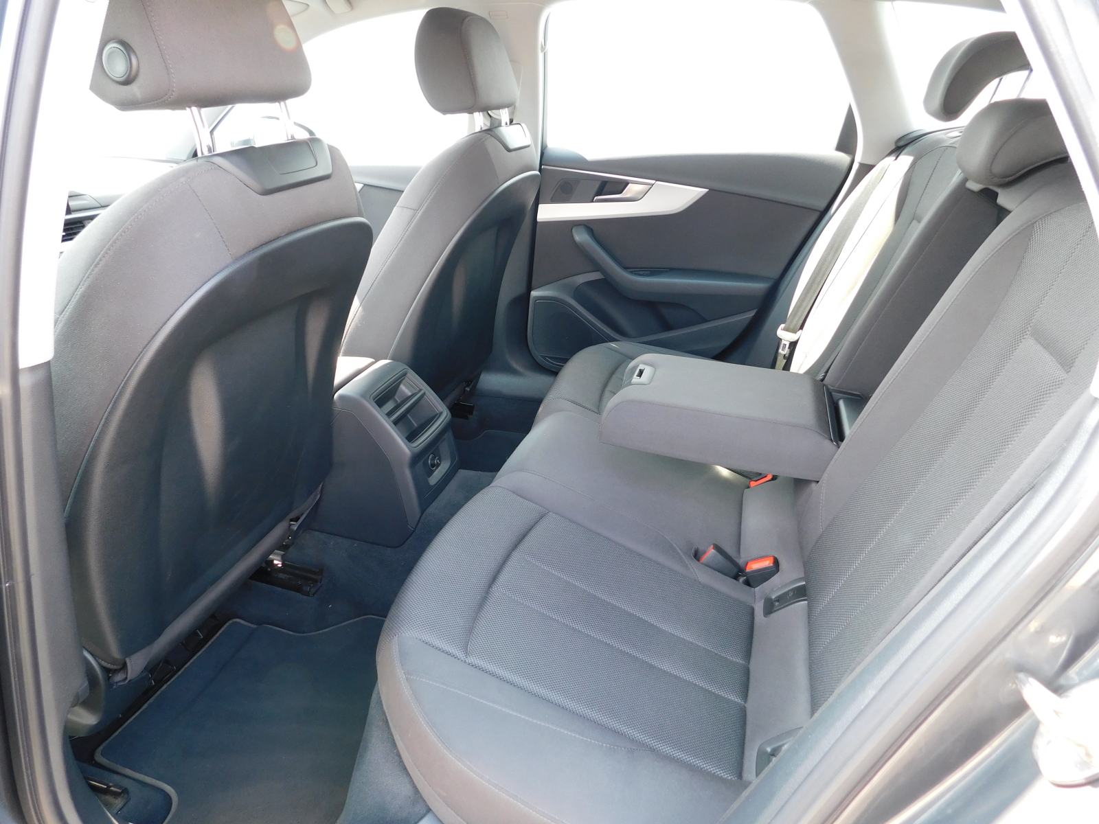 Audi A4 Avant 30 TDI S tronic-LEASING BEZ UČEŠĆA!, fotografija 11